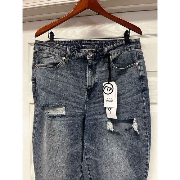 Fit To Figure The Straight Leg Distressed Jeans sz 16 NWT - Picture 2 of 8